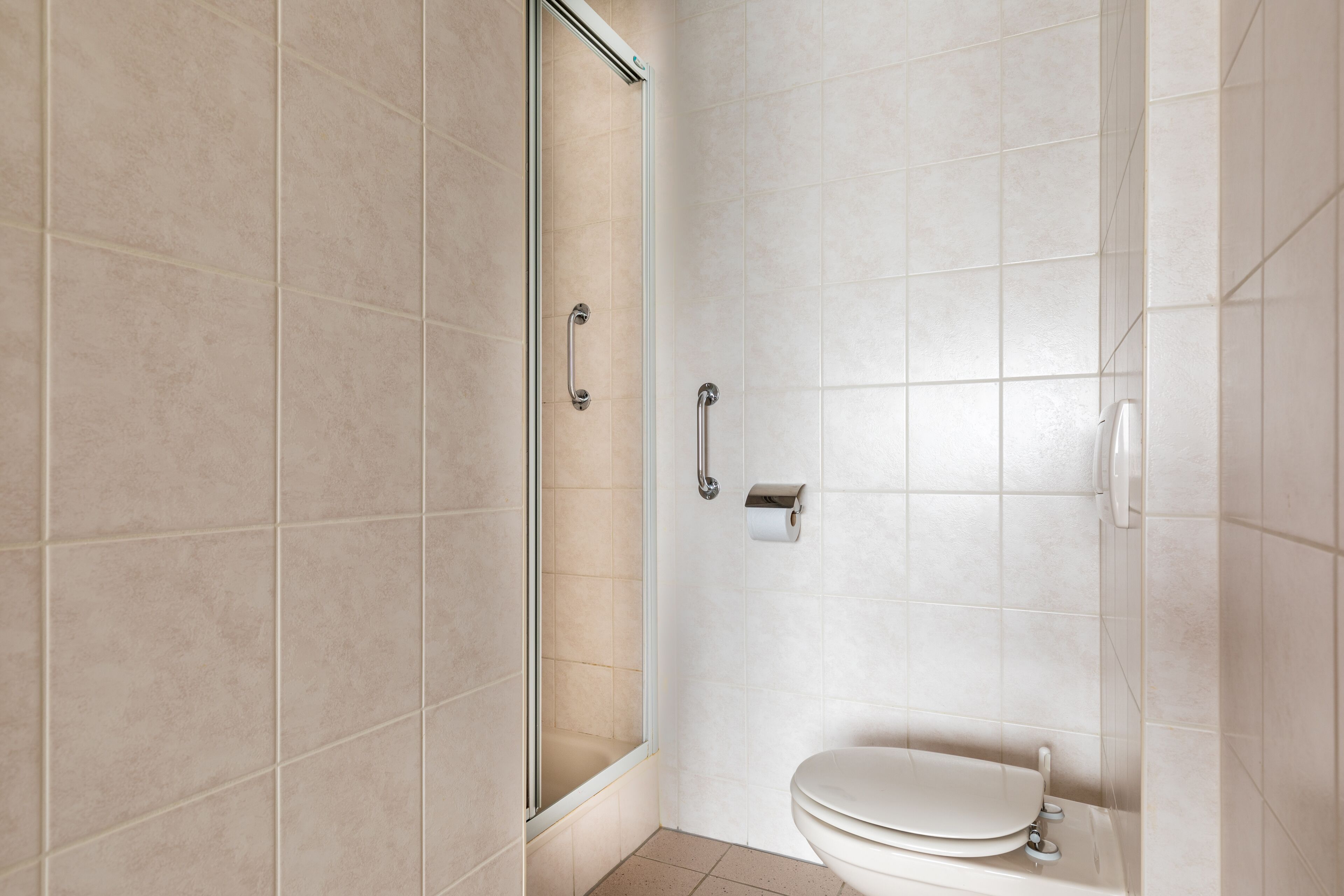 double room | bathroom | shower, free toiletries, hair dryer, towels