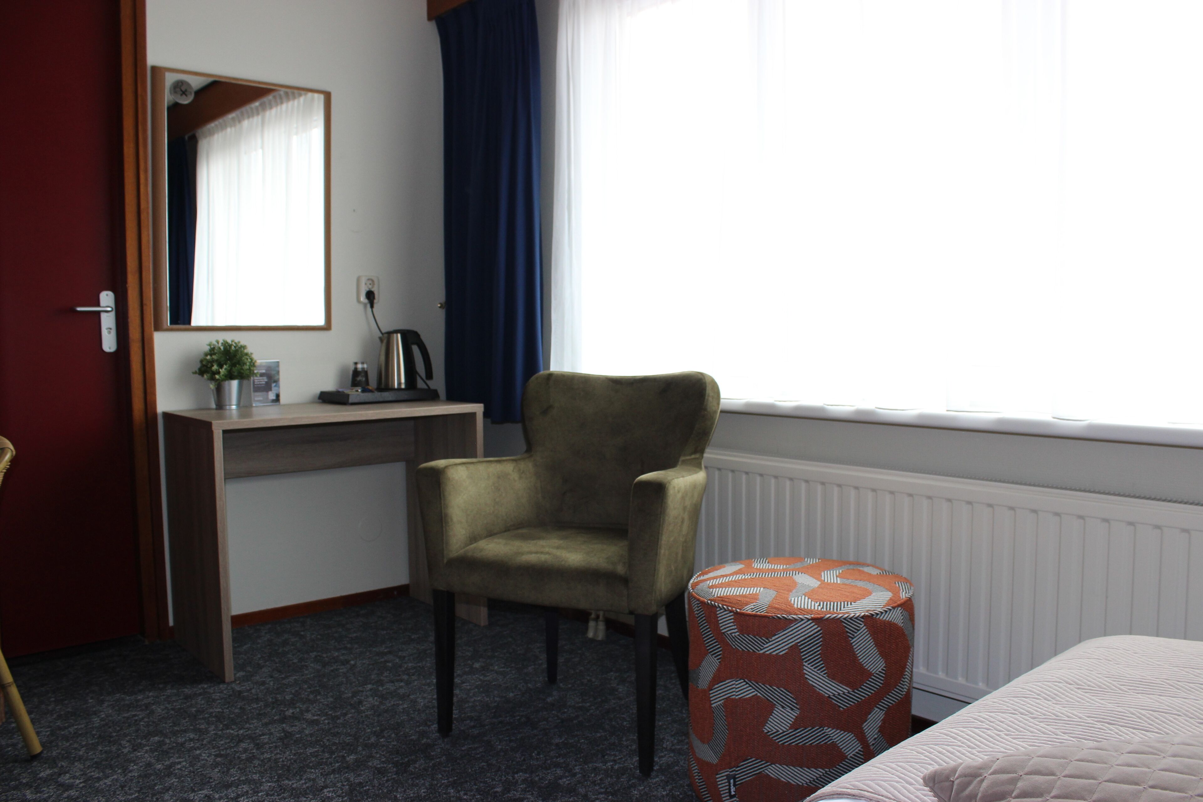 single room | desk, cots/infant beds, free wifi, bed sheets