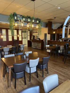 Se sirven desayunos, almuerzos y cenas