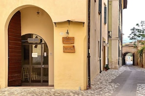 Front of property - Ostello Palazzo Pierantoni (Foligno)