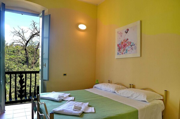 Double or Twin Room, Shared Bathroom