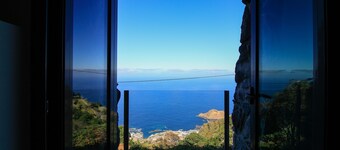 Paradise Ocean View by Analodges