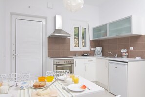 Appartement, 2 chambres, accès piscine, vue mer | Coin cuisine privé