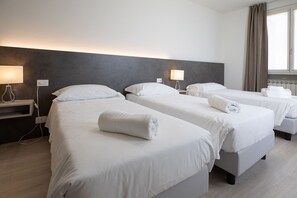 Triple Room | Desk, free WiFi, bed sheets, wheelchair access - Hotel Dell'Angelo (Predore)