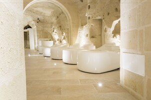 Vasca idromassaggio, bagno turco/hammam, 2 sale per trattamenti