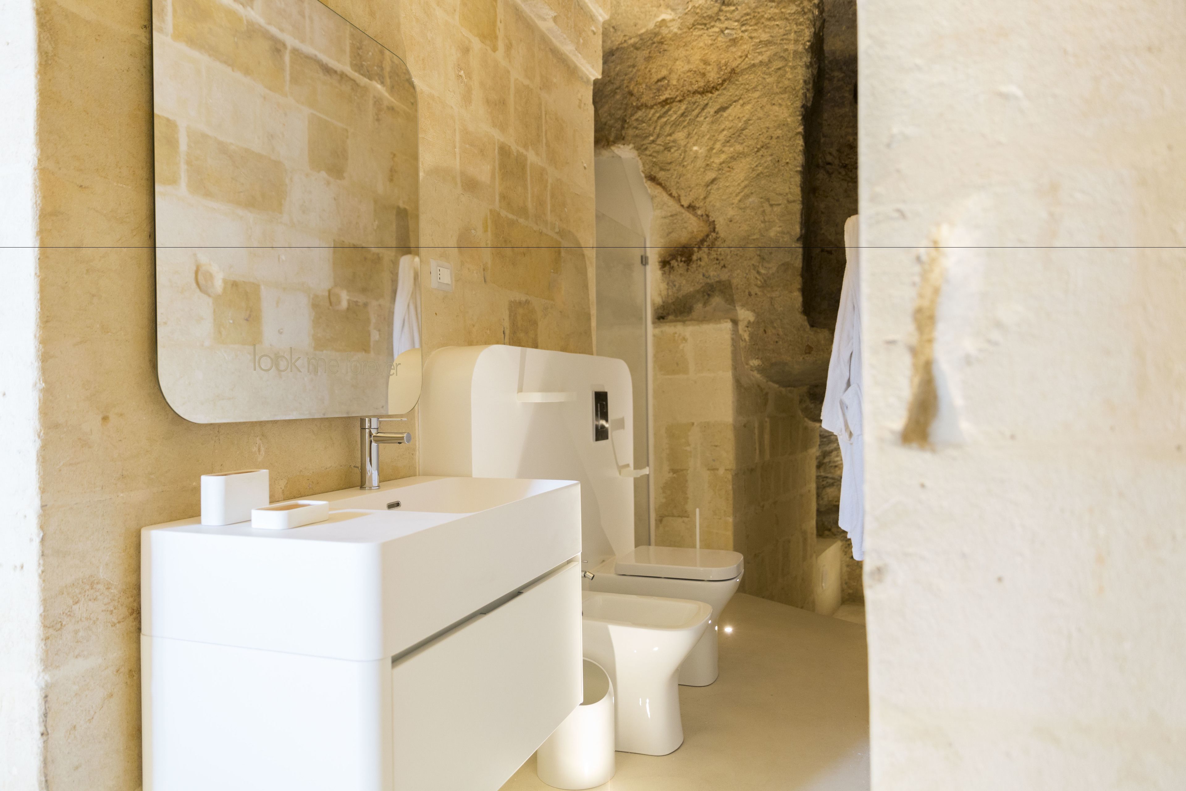 deluxe double room | bathroom | shower, free toiletries, hair dryer, bathrobes