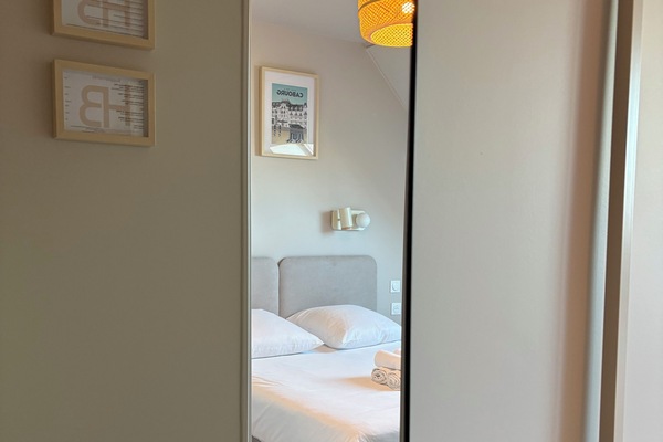 Standard Triple Room with Shower | Desk, blackout drapes, free WiFi, bed sheets