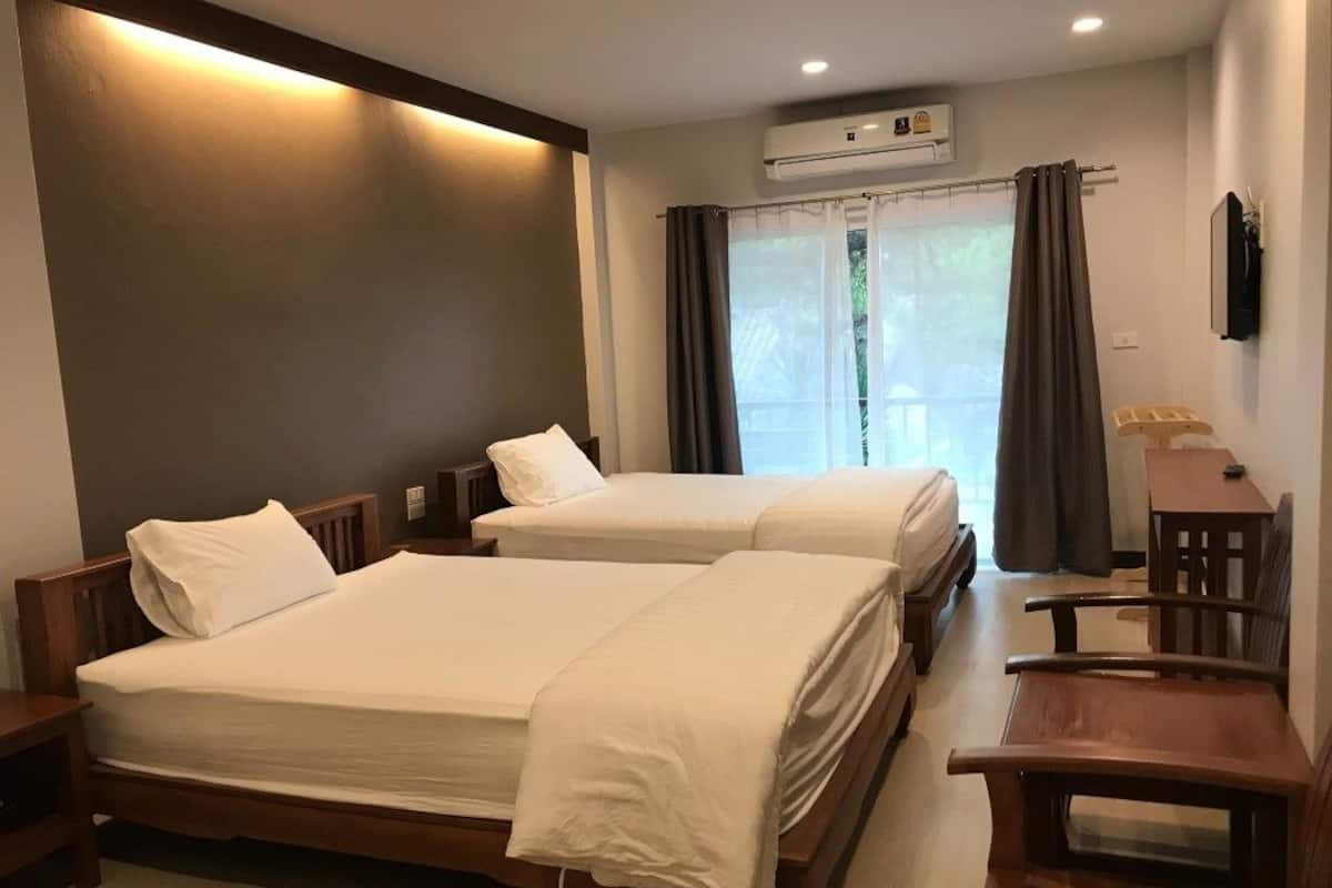 Garden view room for 2 person | Ropa de cama hipoalergénica, escritorio, wifi gratis y ropa de cama