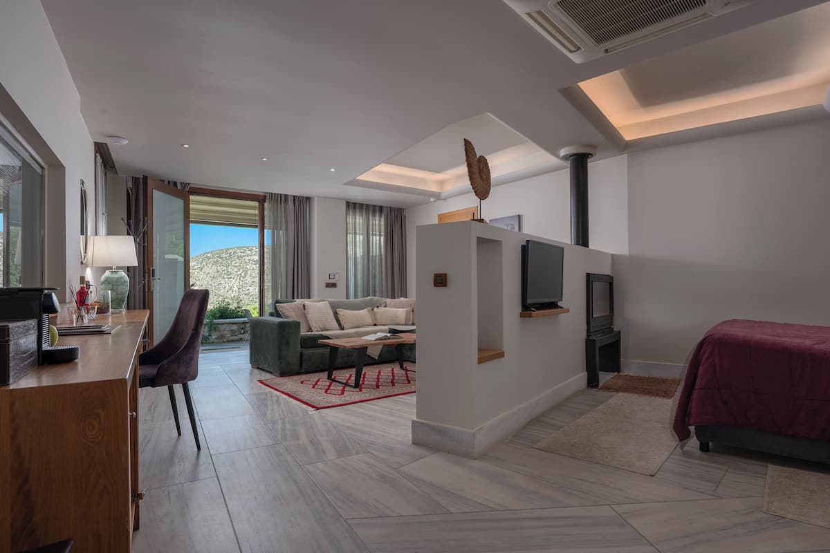Valeni Grand Suite with Indoor Jacuzzi and Panoramic View | 客房景觀