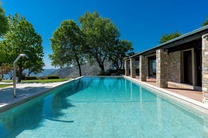Executive Suite with Private Pool | Piscine privée