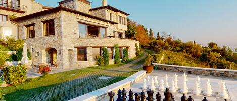 Fachada de la propiedad