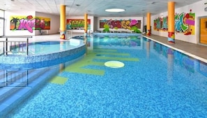 Indoor pool, 2 outdoor pools