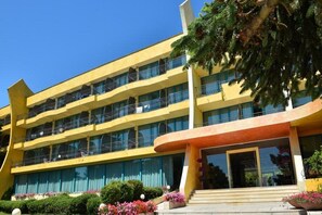 Exterior - Ambassador Hotel (Golden Sands)