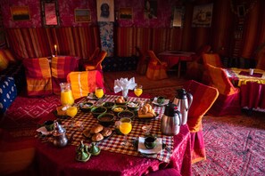 Breakfast area - Desert Bivouac (M'Hamid El Ghizlane)