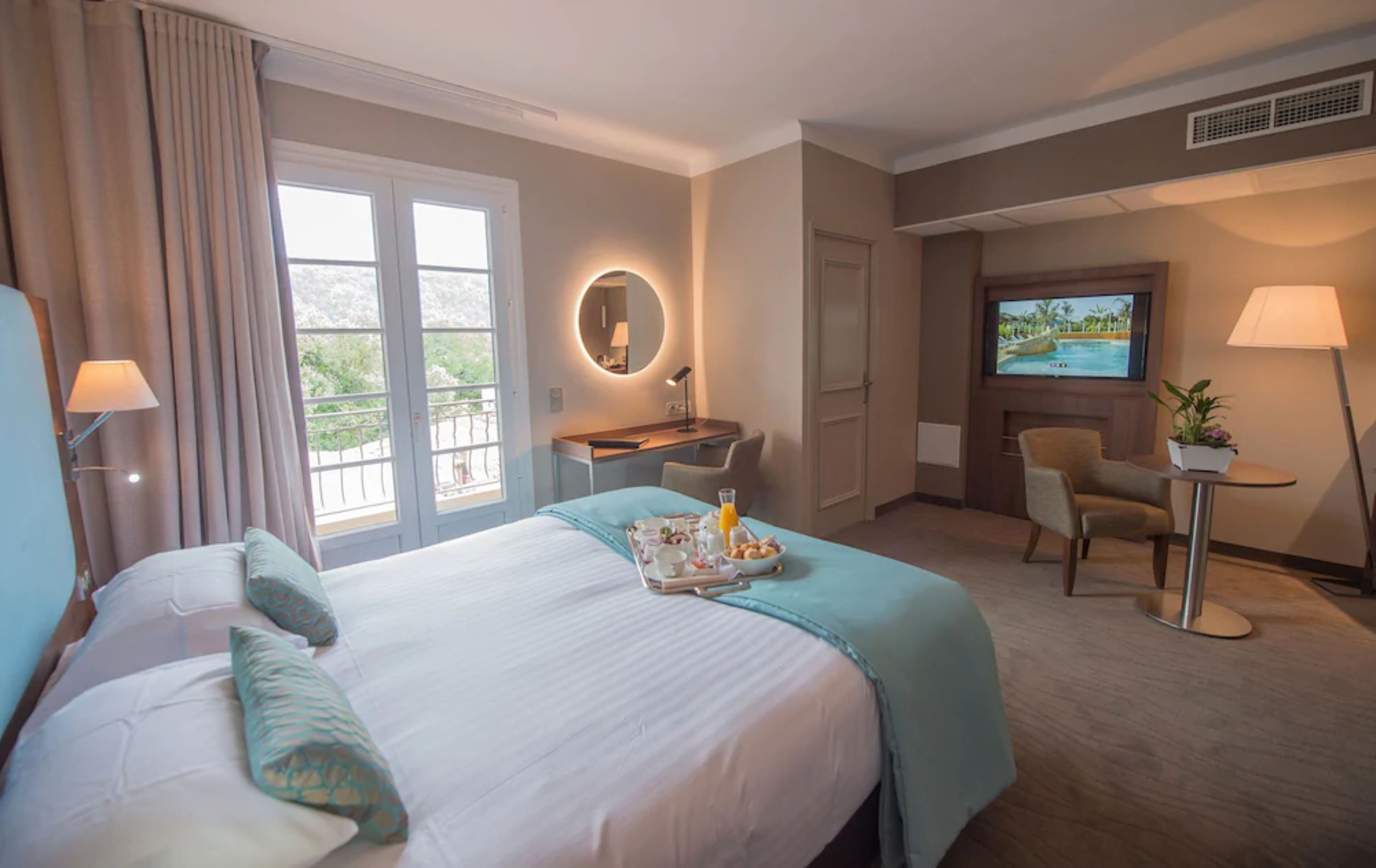 スーペリア ダブルルーム | ミニバー、セーフティボックス (室内)、デスク、防音設備