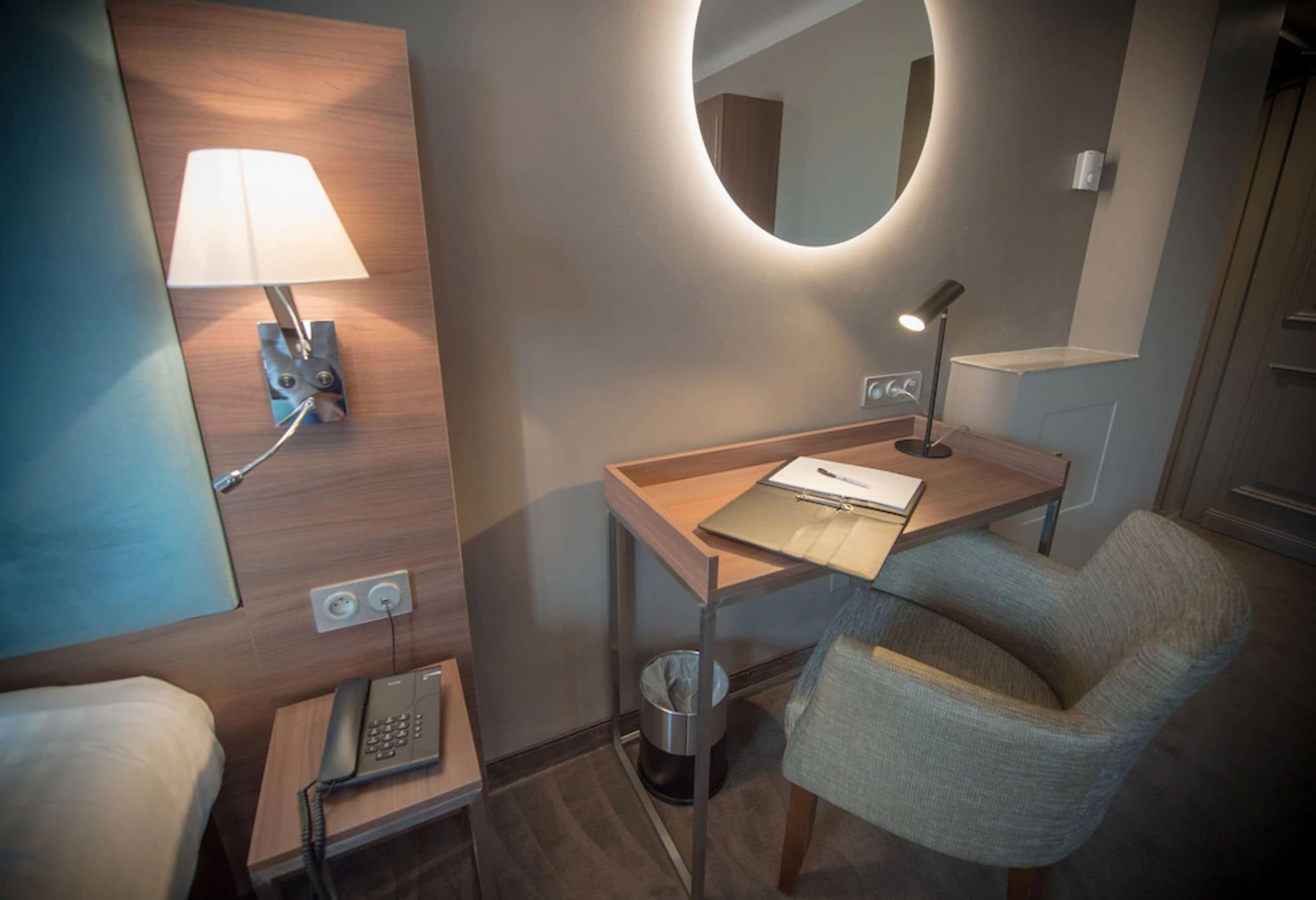 junior suite | in-room business centre