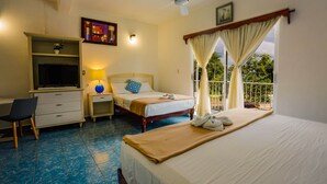 Premium bedding, down duvets, desk, laptop workspace - El Mirador (Bacalar)