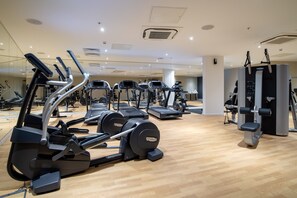 Fitness facility - Crowne Plaza London Heathrow T4 by IHG (Hounslow)