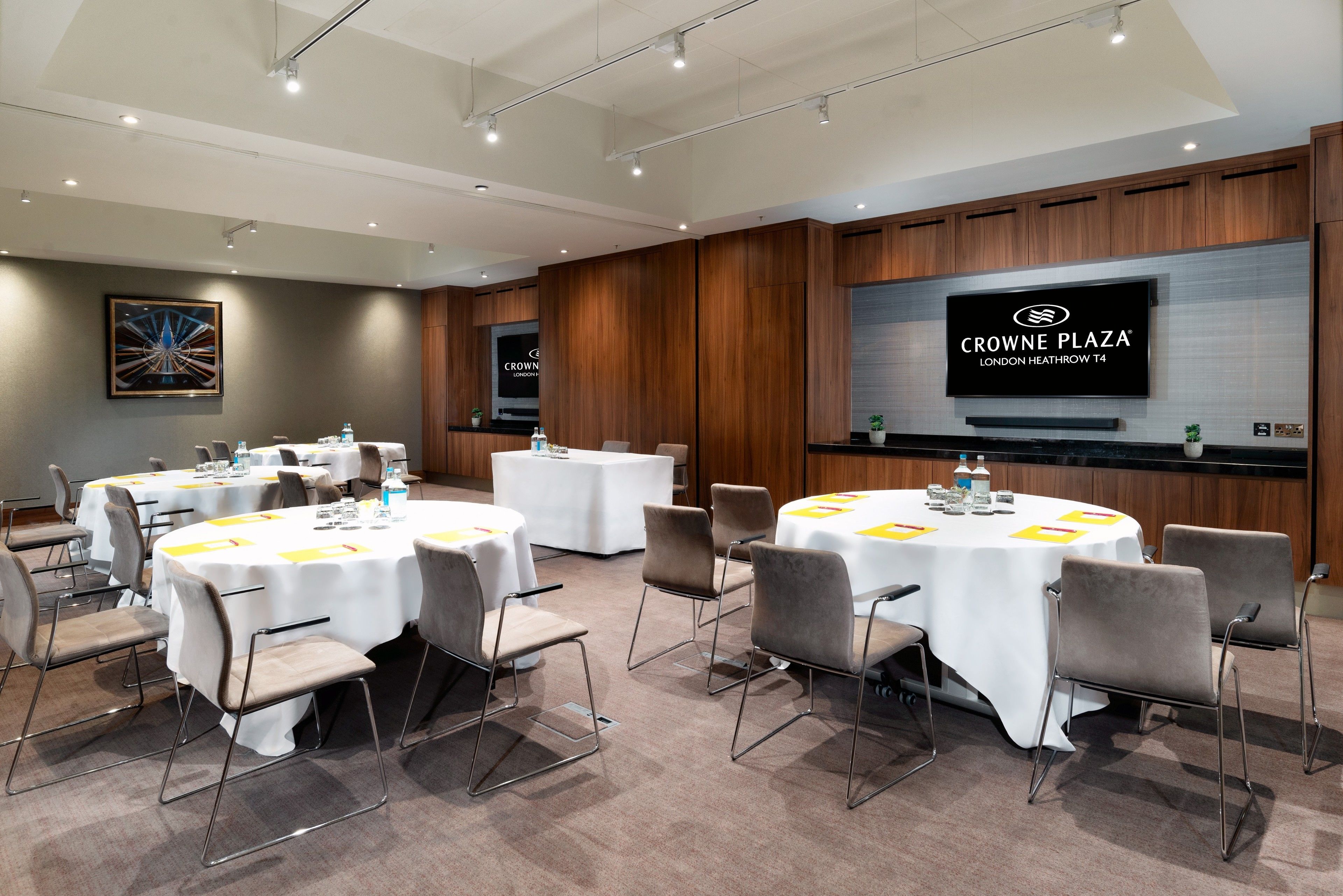 Photo - Crowne Plaza London Heathrow T4 by IHG