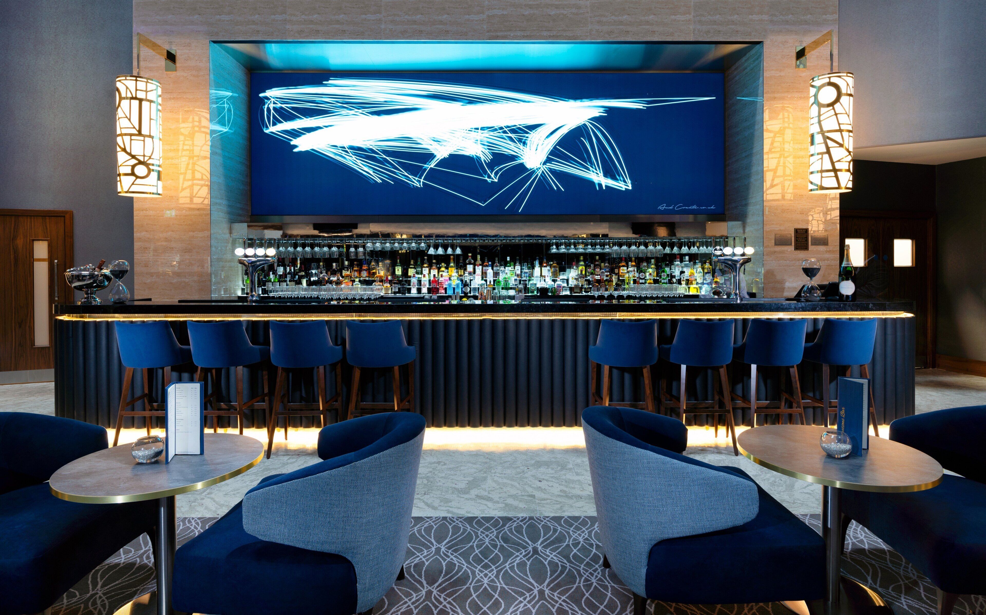 2 bares o lounges 