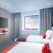 Holiday Inn Express London Heathrow T4 by IHG