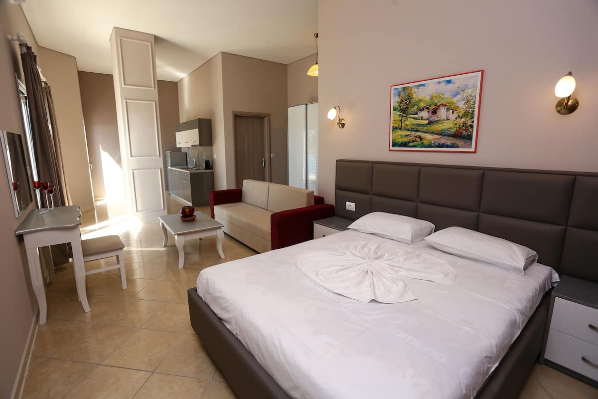 Desk, free WiFi, bed sheets