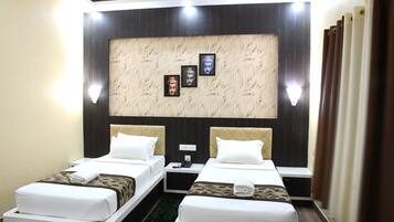 Deluxe Double or Twin Room | Frette Italian sheets, premium bedding, pillow-top beds, in-room safe