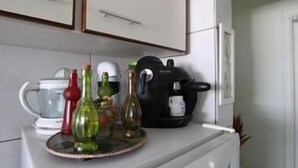 Apartamento standard, 1 quarto | Cozinha privada | Cafeteira/chaleira, geladeira, micro-ondas