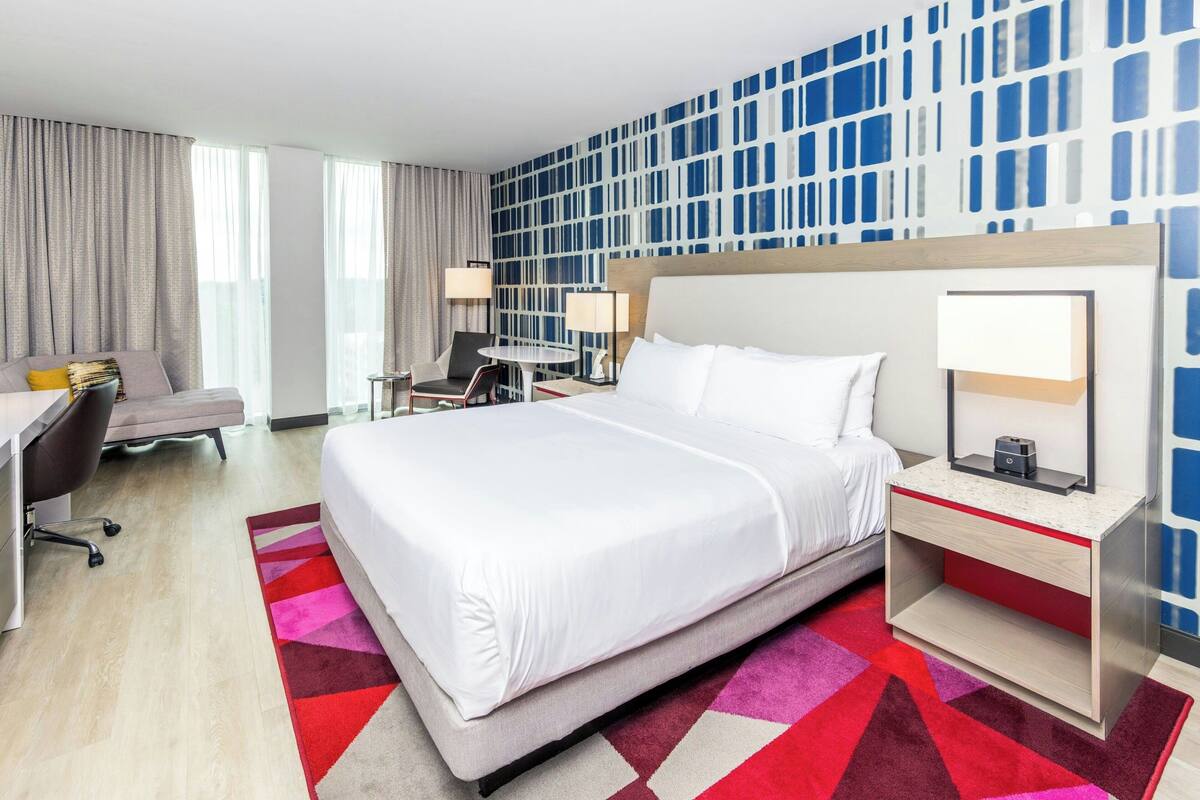 Suite junior, 1 cama de matrimonio grande | Ropa de cama de alta calidad y colchones con acolchado adicional