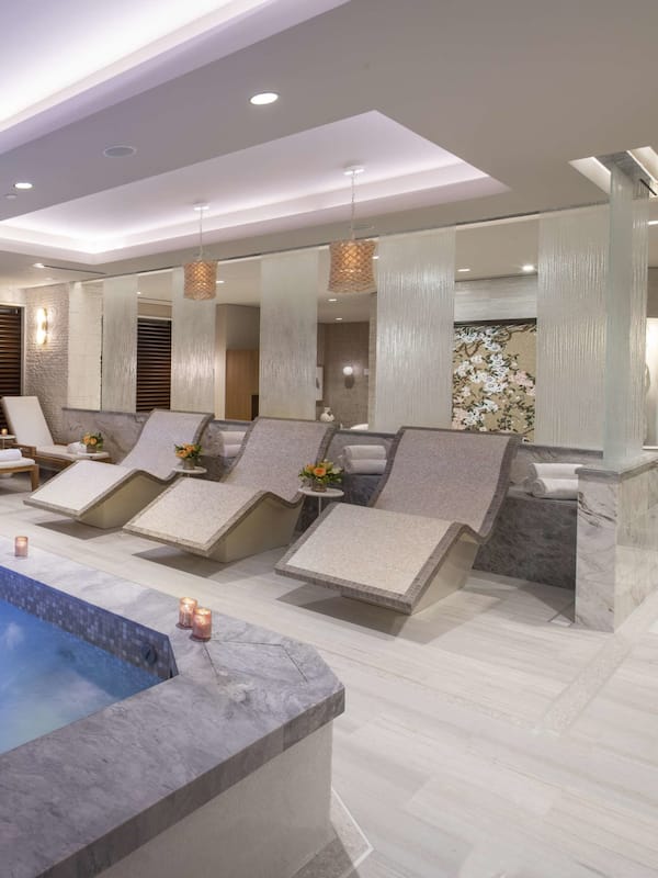 Couples treatment rooms, sauna, hot tub, steam room, body treatments