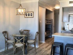 Family Condo, Ocean View (4303 Coral Reef) | In-room dining