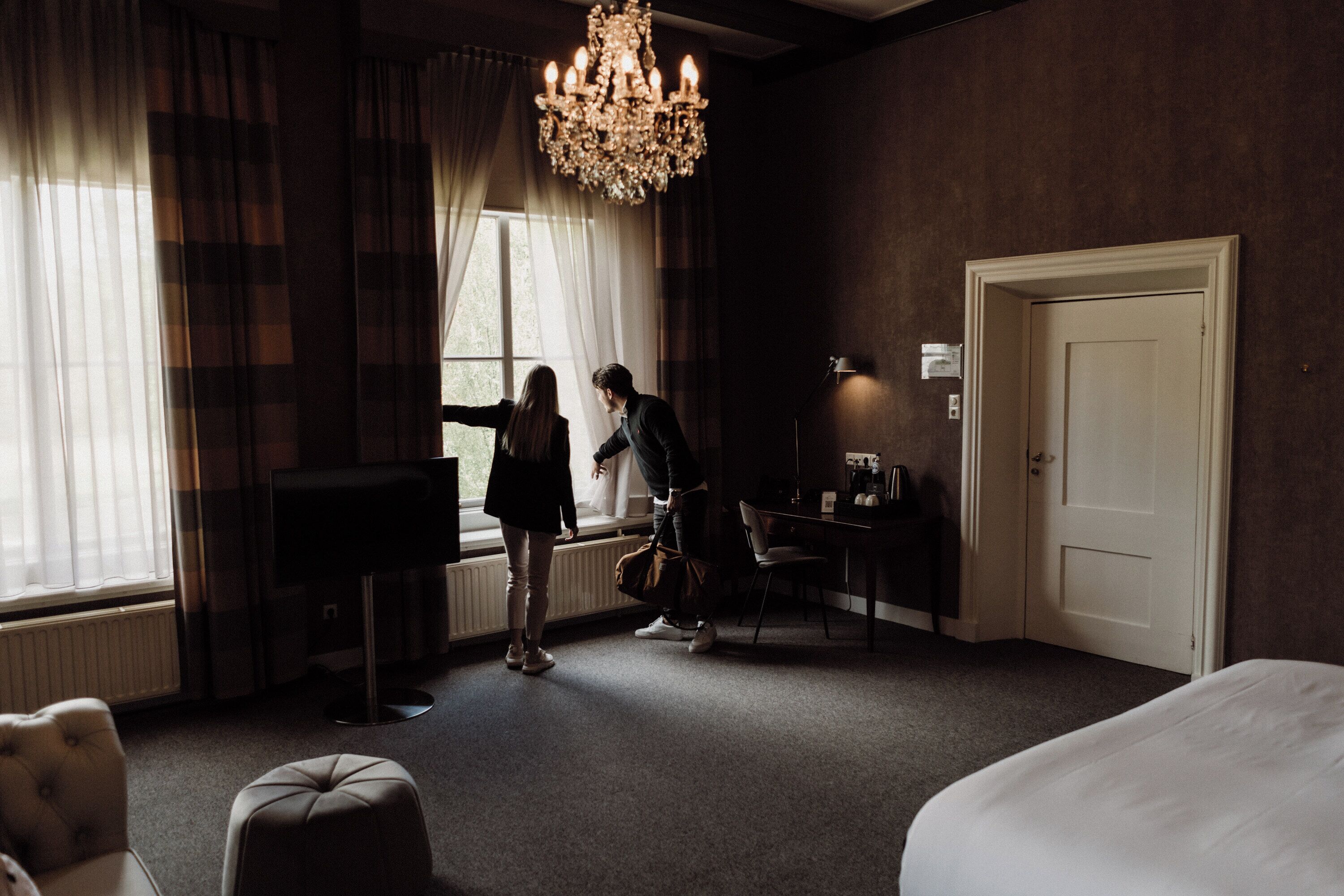 honeymoon suite | premium bedding, in-room safe, desk, laptop workspace