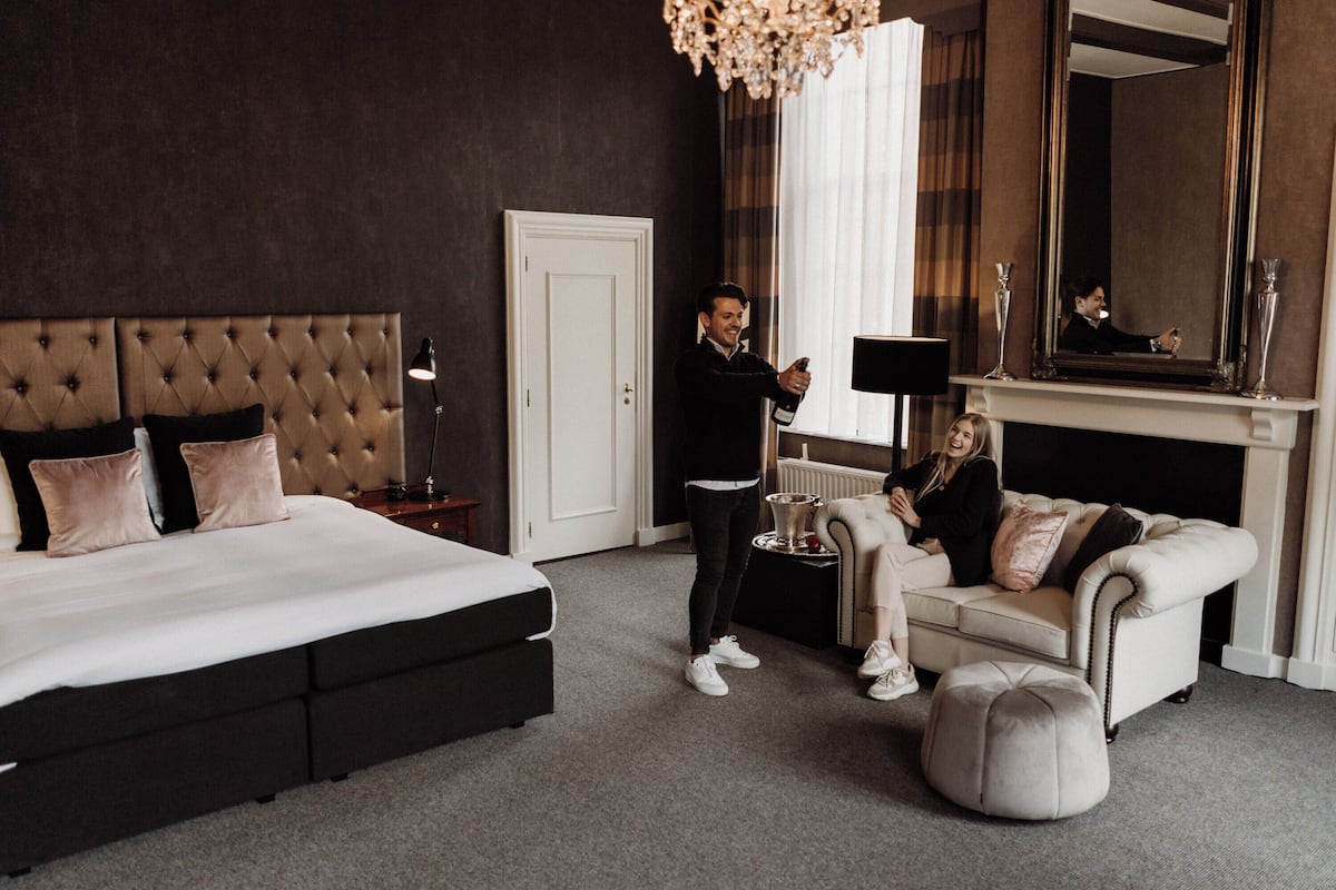 honeymoon suite | premium bedding, in-room safe, desk, laptop workspace