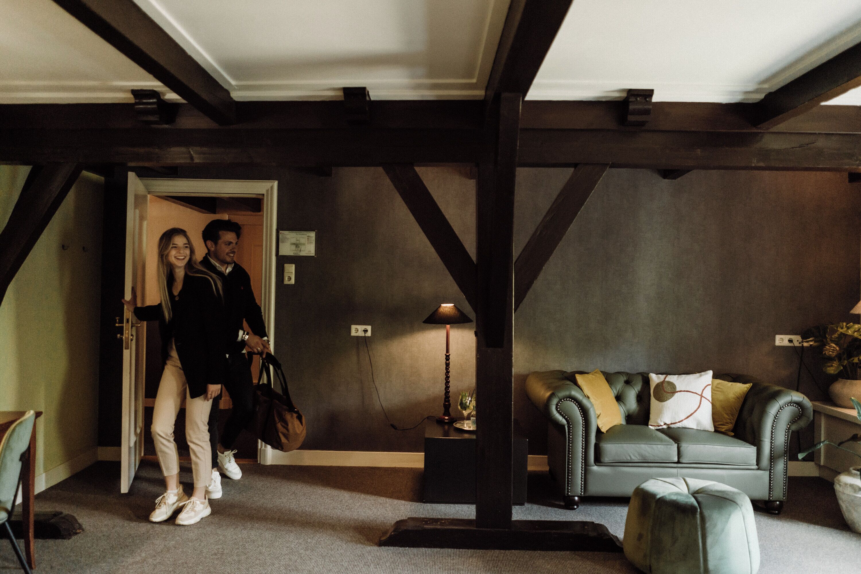 luxury suite | premium bedding, in-room safe, desk, laptop workspace