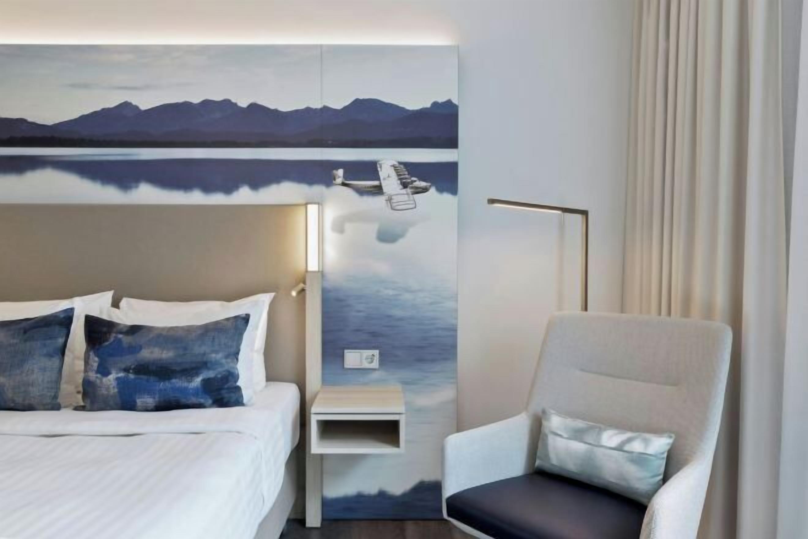 Caja de seguridad en la habitación y escritorio 