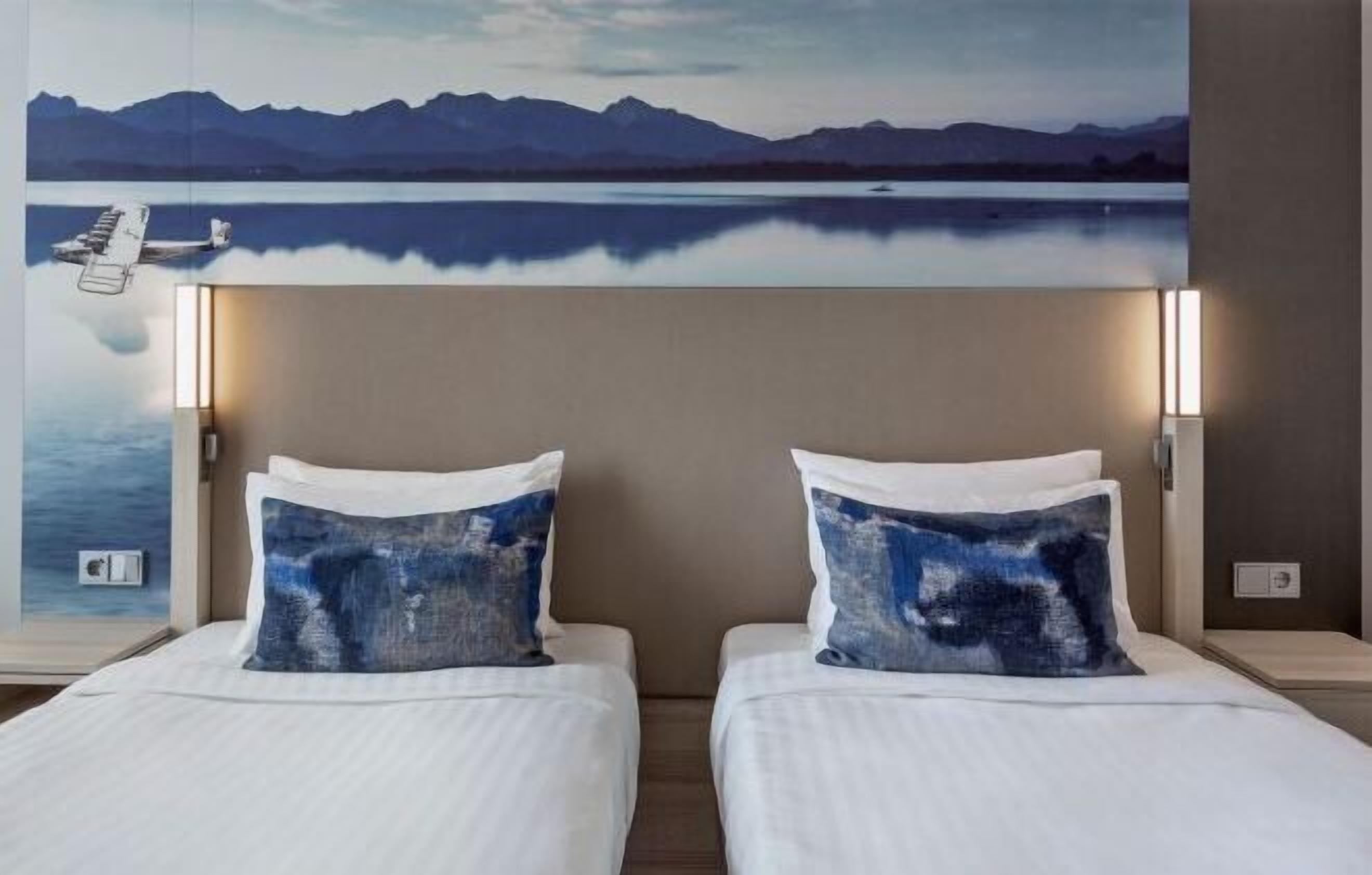 Caja de seguridad en la habitación y escritorio 