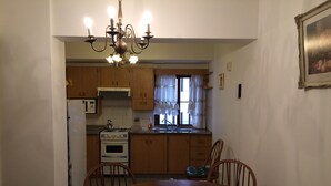Apartment | In-room dining - Departamento Centrico Esquina Plaza Independencia (Mendoza)