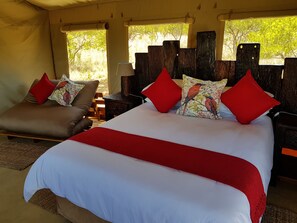 Luxury Tent | Premium bedding, WiFi, bed sheets - OuKlip Game Lodge (Hammanskraal)