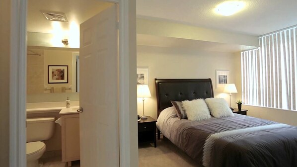 Executive Apartment, 1 Queen Bed | 1 bedroom, premium bedding, iron/ironing board, free WiFi - NAPA Furnished Suites Square One (Mississauga)