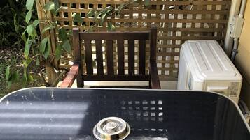 Basic-Zimmer, mit Bad | Terrasse/Patio