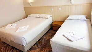 Habitación básica, baño privado