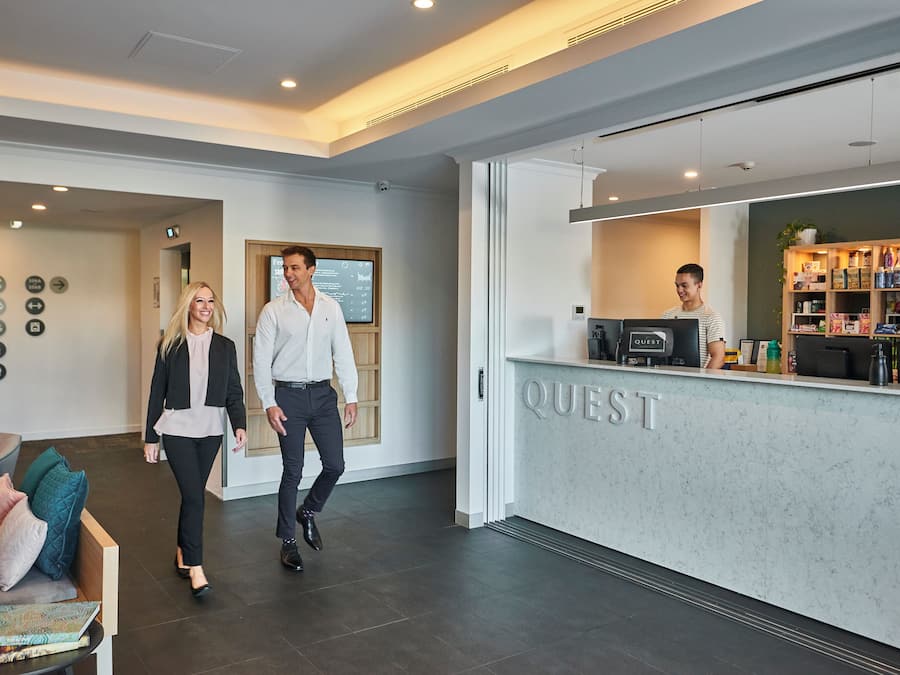 Desayuno continental diario (AUD 15 por persona)