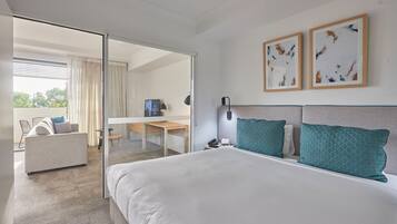 Apartment, 1 Bedroom | Minibar, in-room safe, desk, laptop workspace