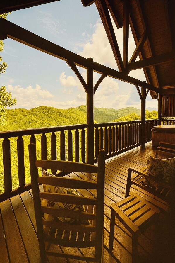 Terrace/patio - Enchanted 2BR/2BA, Pets OK! (Sevierville)