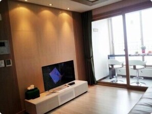 Apartemen Keluarga, 2 kamar tidur, pemandangan samudra, menghadap laut | Area keluarga | Televisi 42-inci dengan saluran TV kabel