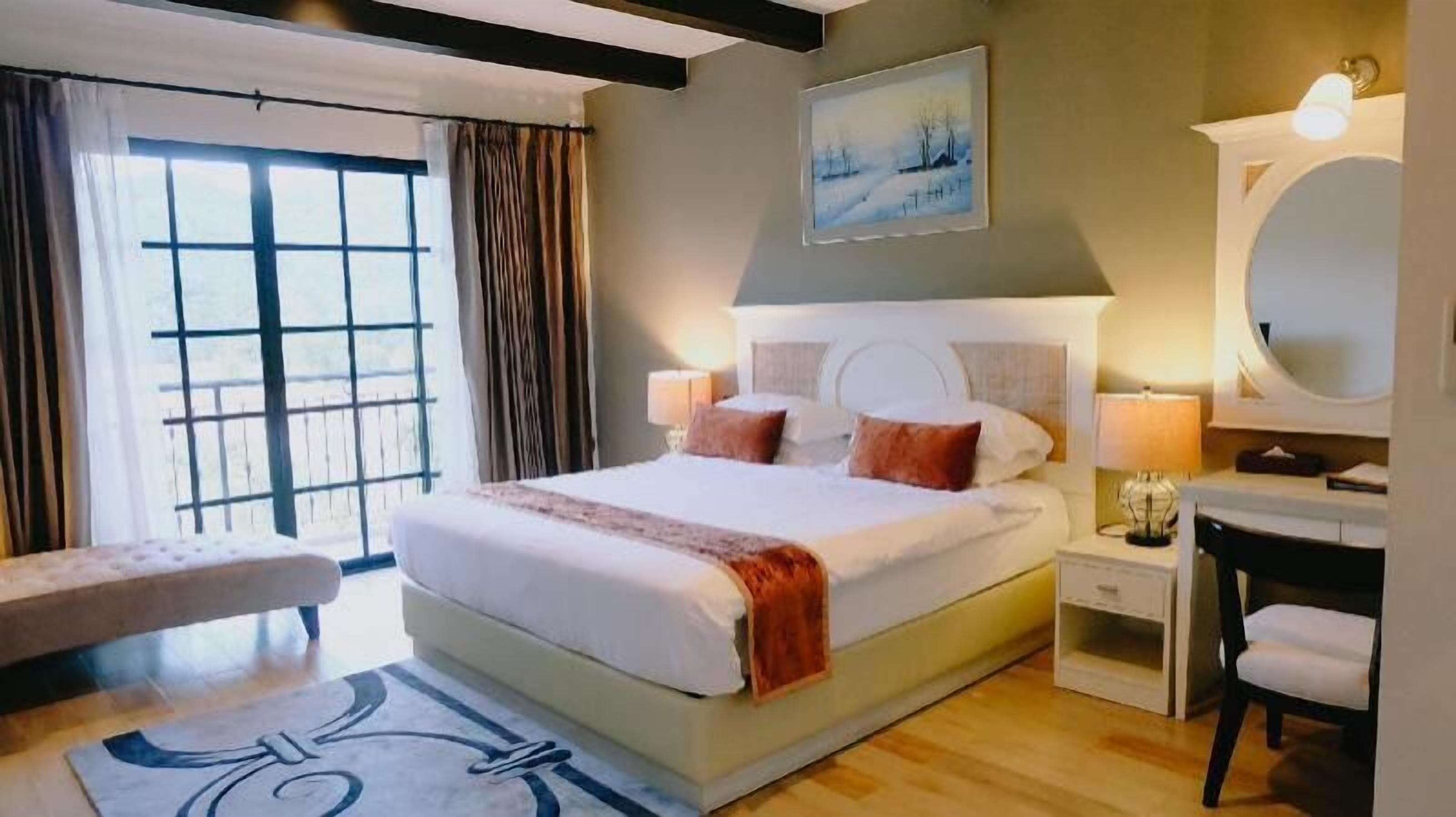 Minibar, in-room safe, desk, blackout curtains