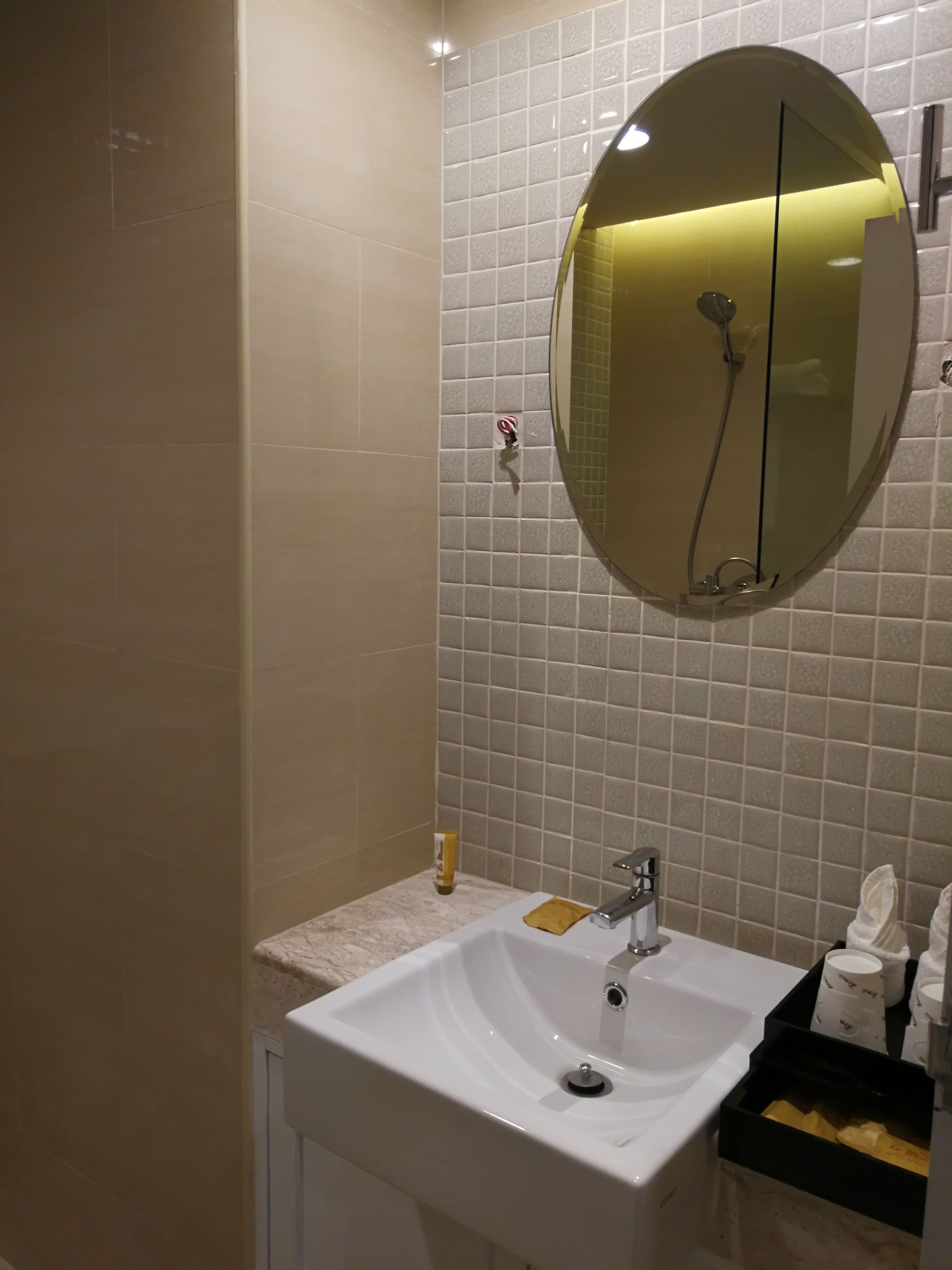 deluxe twin residence | bathroom | shower, free toiletries, hair dryer, bathrobes