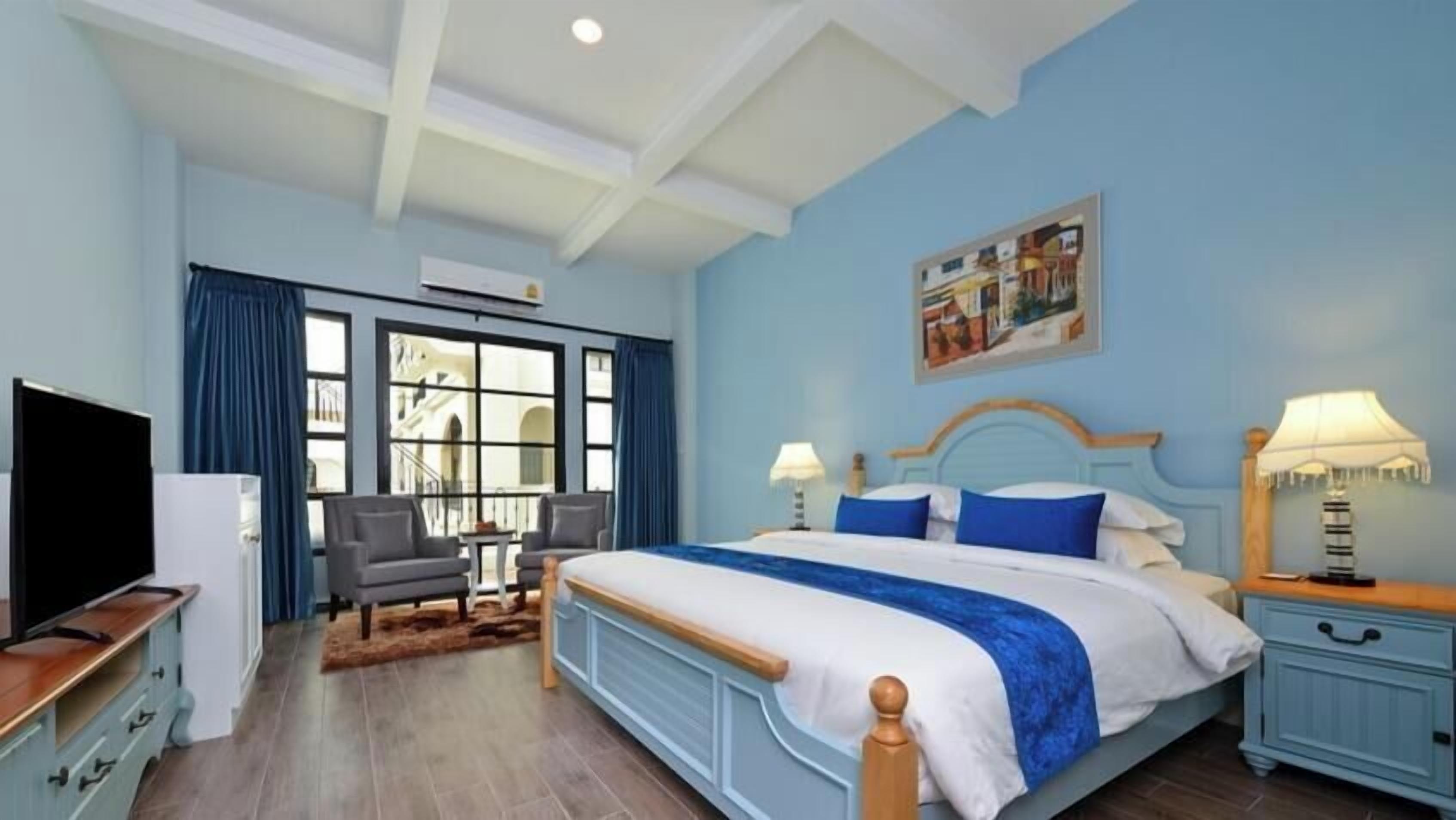 Deluxe Double Residence | 迷你吧、客房内保险箱、办公桌、遮光窗帘