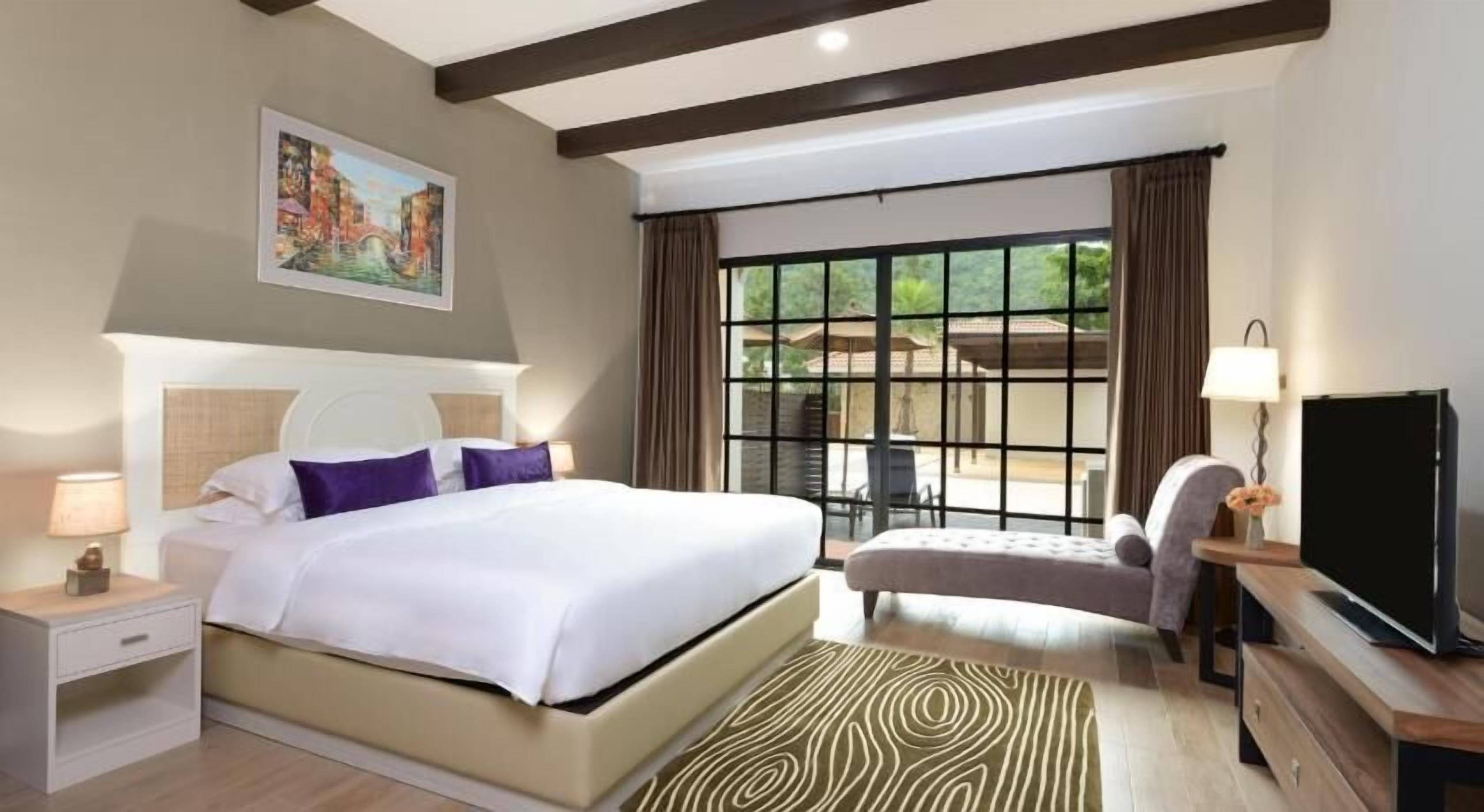 Minibar, in-room safe, desk, blackout curtains