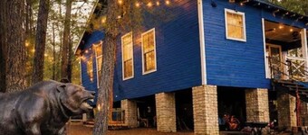 ANGELTOM CABIN & RV -10 acres Woods. Duerme hasta 14 personas.